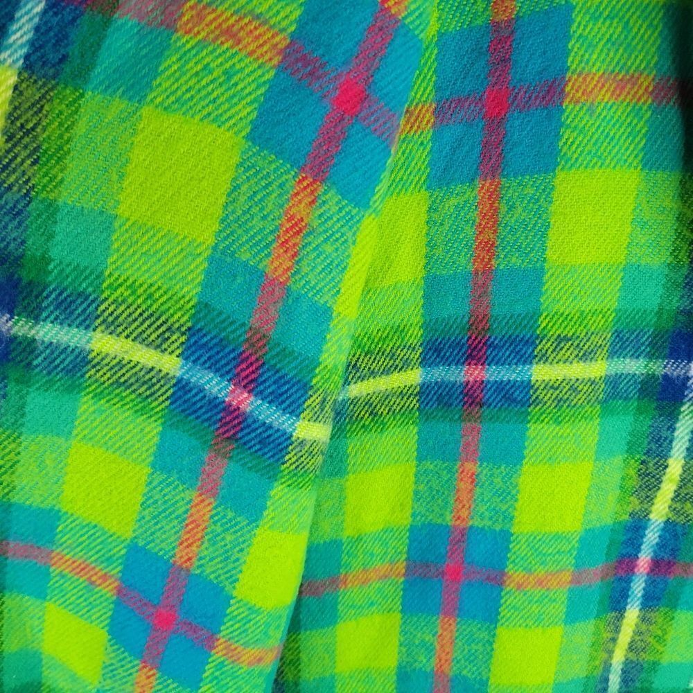 Vibrant Green Plaid Fringed Scarf - Picture 3 of 8
